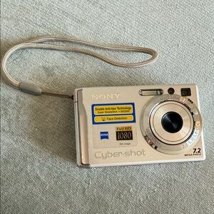 Sony Cyber-shot Digital Camera -  7.2 mega pixels